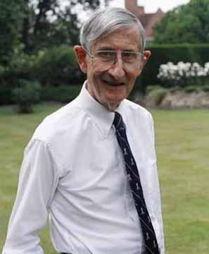 Freeman Dyson in the grounds of St. Johns College after delivering the Dirac Lecture, June 2003.
Photo and copyright Anna N. Zytkow.