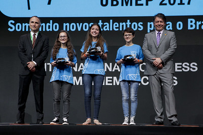Marcelo Viana with winners of the Brazilian Mathematics Olympiad at the 2018 ICM in Rio de Janeiro.