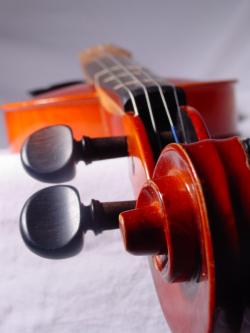 IMAGE: violin