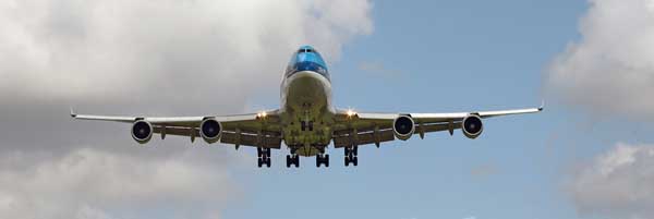 Approaching jumbo jet